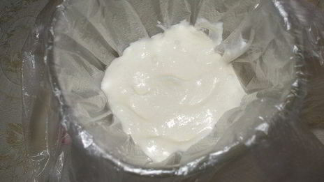 творожный торт-мороженое с клубникой