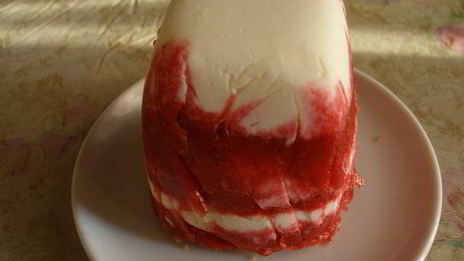 творожный торт-мороженое с клубникой