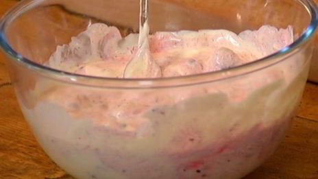 ягодное мороженое