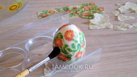 декупаж пасхальных яиц