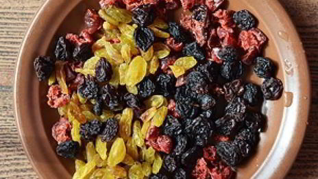 крестовые пасхальные булочки с изюмом