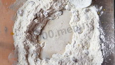 крестовые пасхальные булочки с изюмом