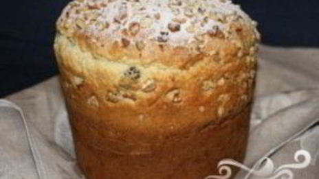 кулич с орехами