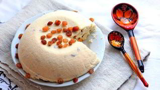 Пасха из рикотты и маскарпоне с миндалем