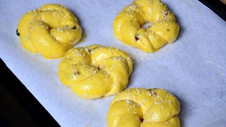 пасхальная булка с изюмом