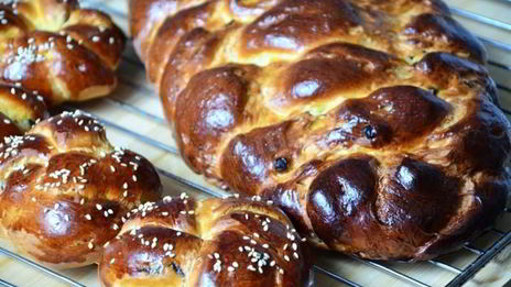 пасхальная булка с изюмом