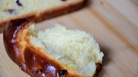 пасхальная булка с изюмом