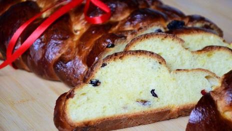 пасхальная булка с изюмом