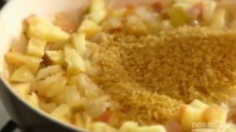 пасхальная курочка из окорочков с яблочками