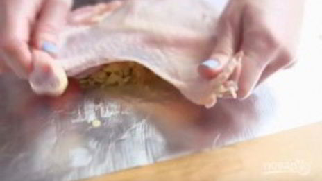 пасхальная курочка из окорочков с яблочками