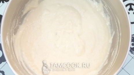 пасхальный кулич с изюмом и орехами