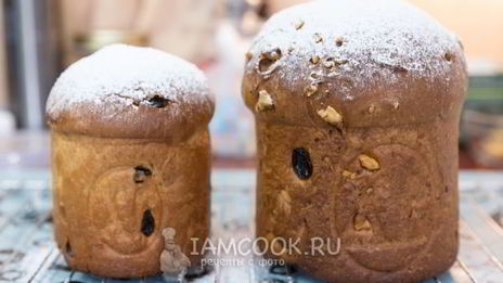 пасхальный кулич с изюмом и орехами