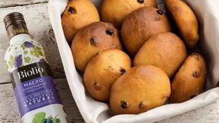 Пасхальные булочки с изюмом