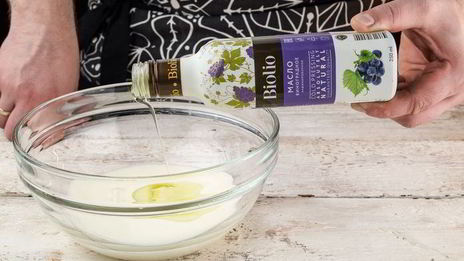 пасхальные булочки с изюмом