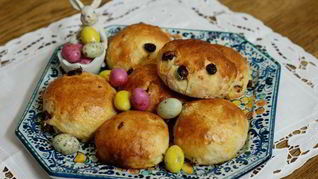 Пасхальные булочки с творогом