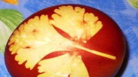 пасхальные крашеные яйца