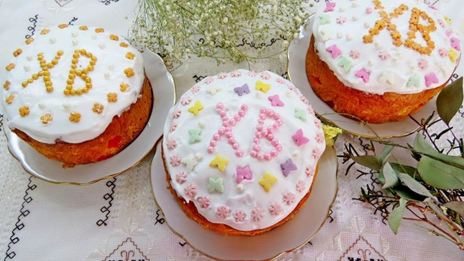 шафрановый кулич с марципаном