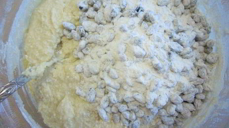 творожный кулич с шоколадной глазурью