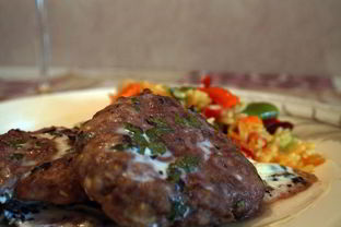 Шайбы под йогуртом, запеченные в духовке