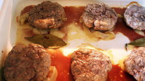 шайбы под йогуртом, запеченные в духовке