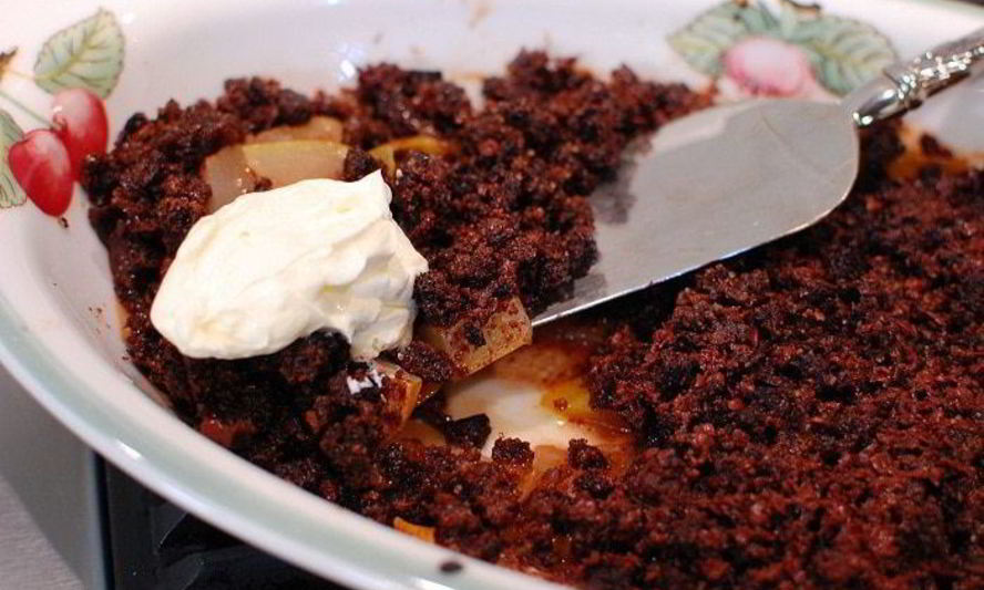 Рецепт шоколадного крамбла с грушами