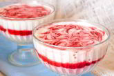 Сметанно-клубничное желе