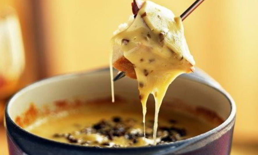 Рецепт сырного фондю с белым вином