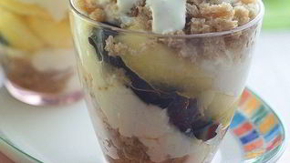 Творожно-фруктовый десерт с хлебом