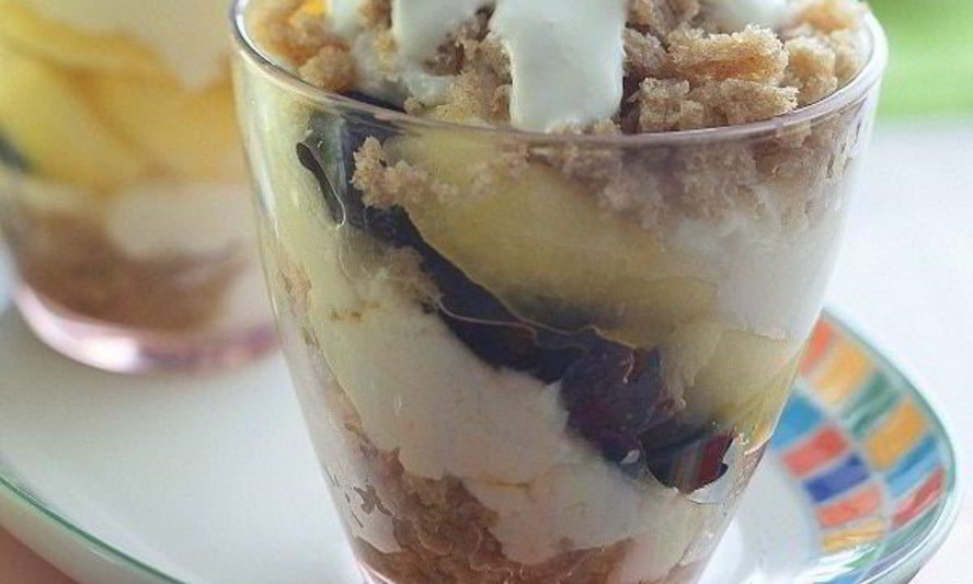 Рецепт творожно-фруктового десерт с хлебом