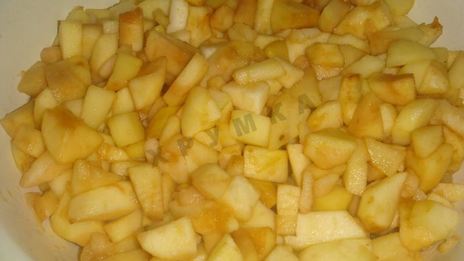 яблочное пюре со сгущенкой