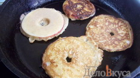 яблоки в кляре с корицей