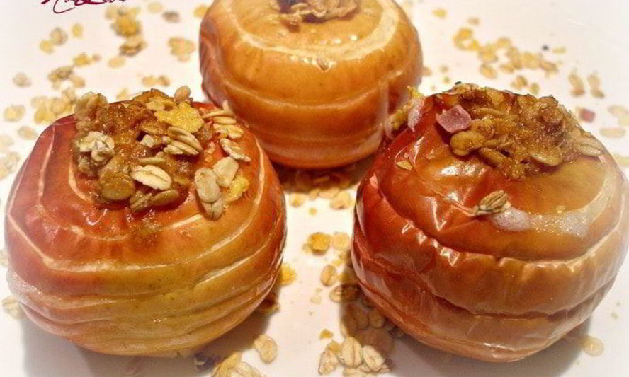 Рецепт яблок, запеченных с мюсли