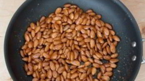 жареный миндаль с медом