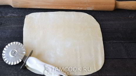 бешбармак из целой курицы с маринованным луком