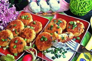 Биточки из картофеля и творога с маслинами