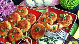 Биточки из картофеля и творога с маслинами