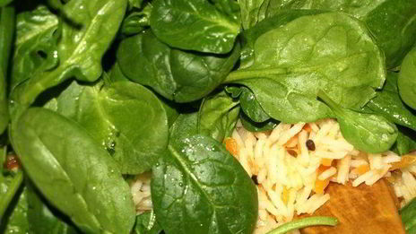 индийский рис со шпинатом