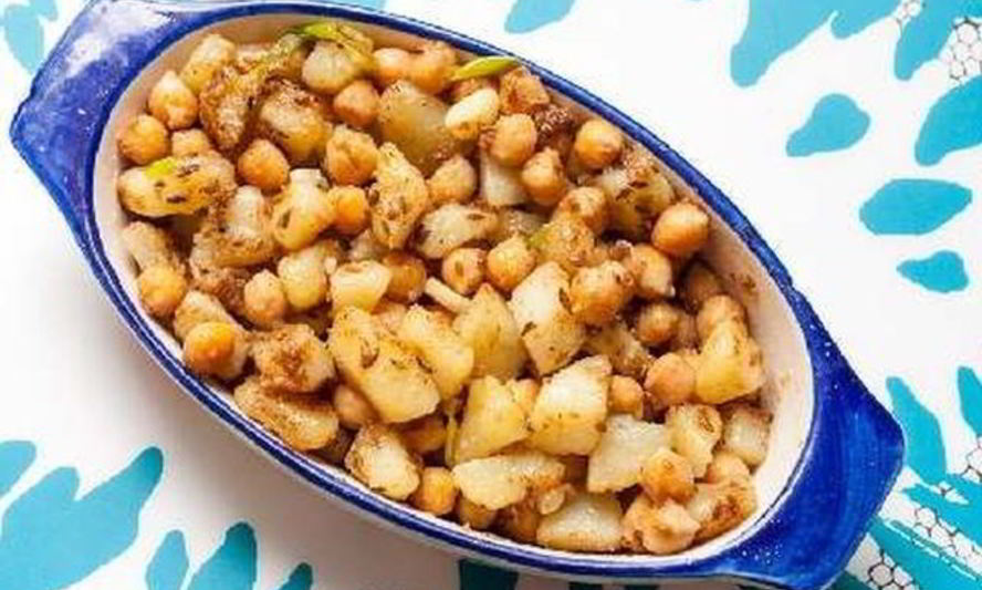 Рецепт картофеля карри с консервированным нутом