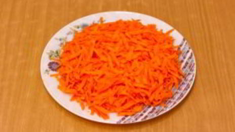 картофель, обжаренный с луком и морковью