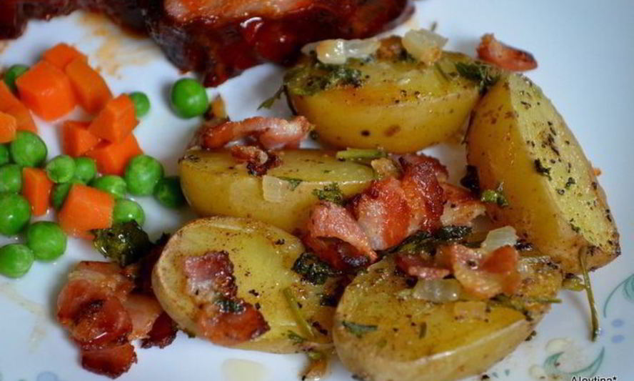 Рецепт картофеля с беконом в духовке