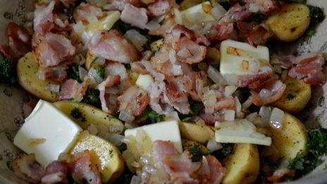 картофель с беконом в духовке