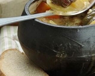 Картофель с мясом в горшочке