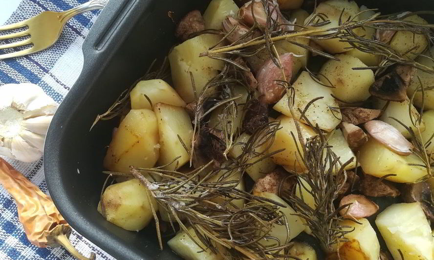 Рецепт картофеля с шампиньонами в духовке