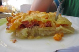 Картофель с сосиской в духовке