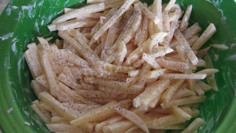 картофель с сосиской в духовке