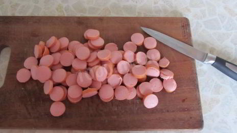 картофель с сосиской в духовке