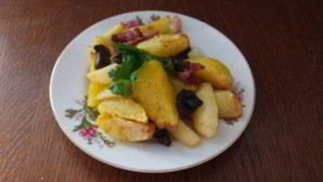 картофель в духовке с белыми грибами и беконом