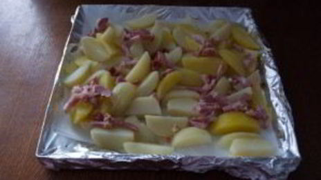 картофель в духовке с белыми грибами и беконом