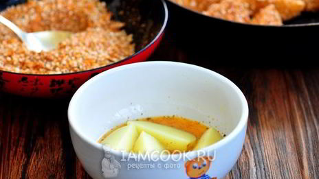 картофель в сырно-пряной панировке