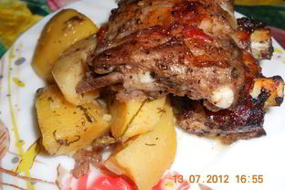 Картошка с ребрышками в духовке